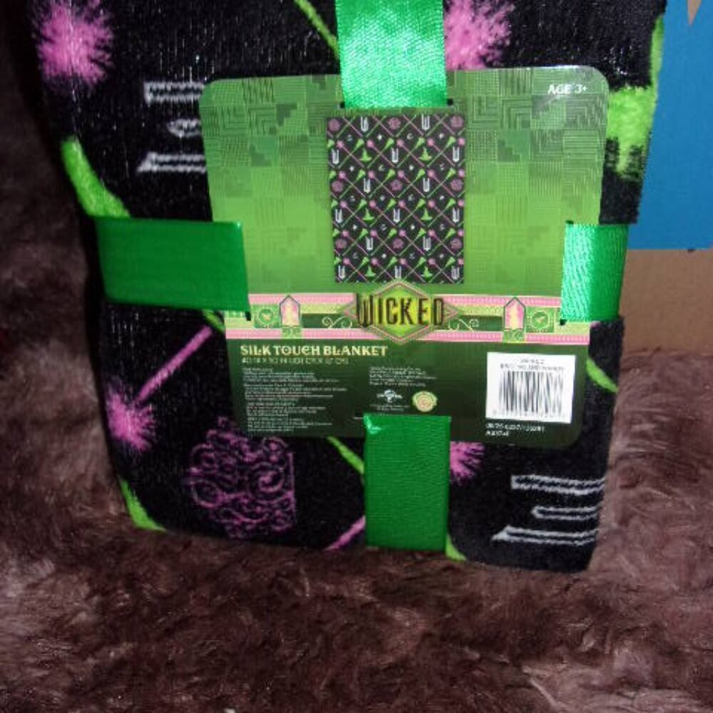 New Wicked Silk Touch Blanket 40”x50””